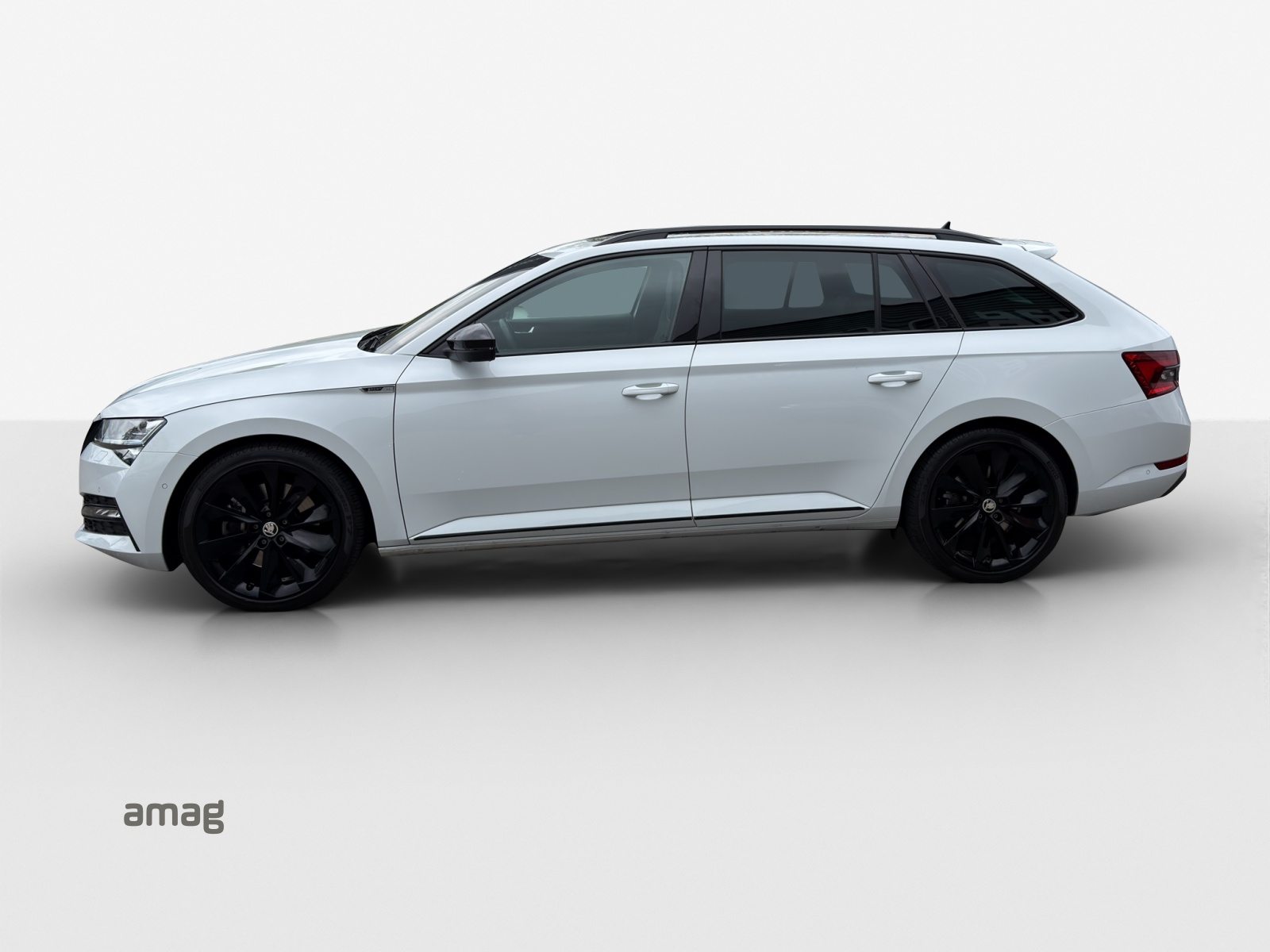 SKODA SUPERB Sportline, Petrol, Second hand / Used, Automatic - 2