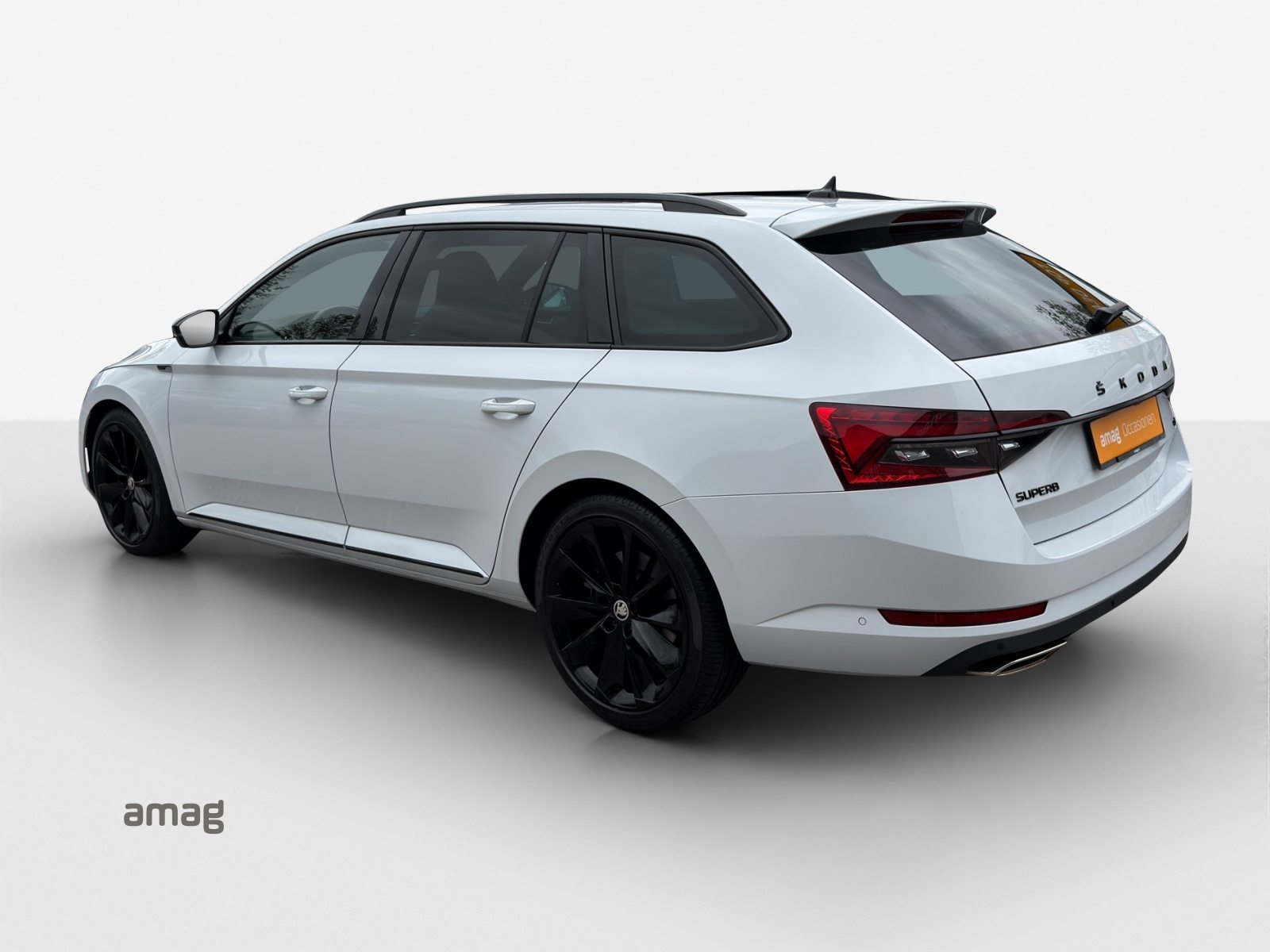 SKODA SUPERB Sportline, Petrol, Second hand / Used, Automatic - 3