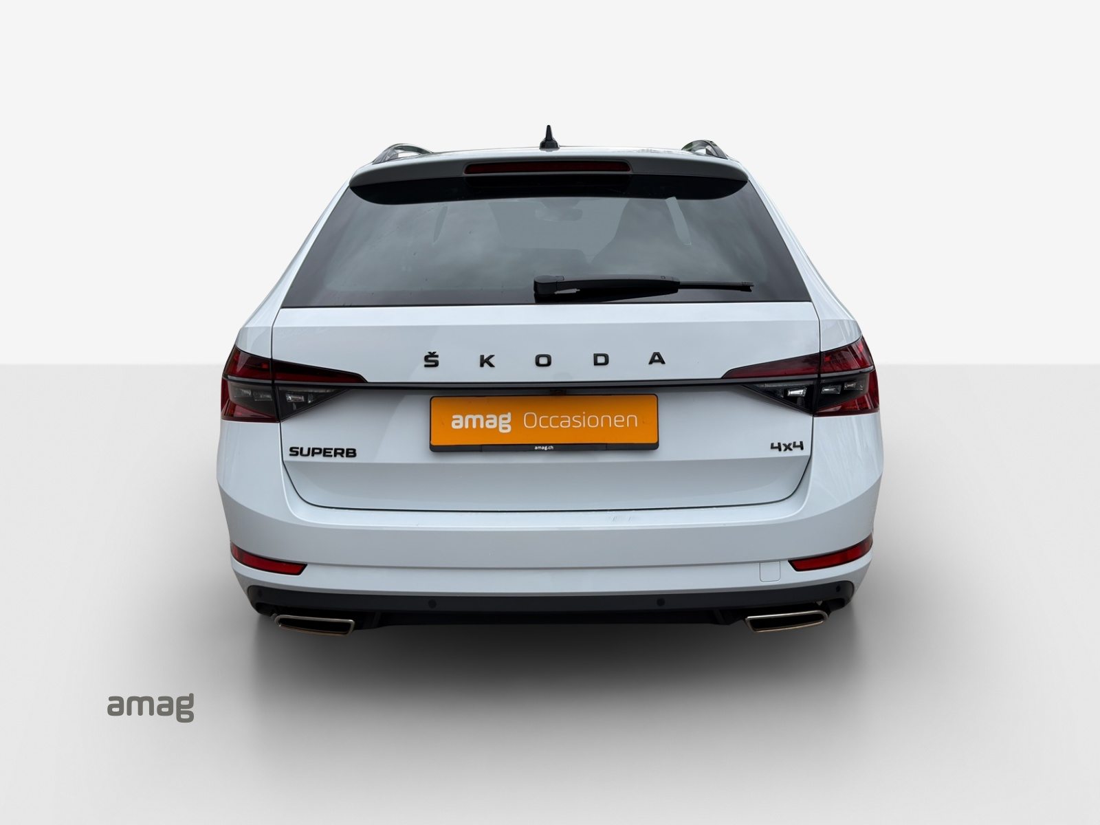 SKODA SUPERB Sportline, Petrol, Second hand / Used, Automatic - 4