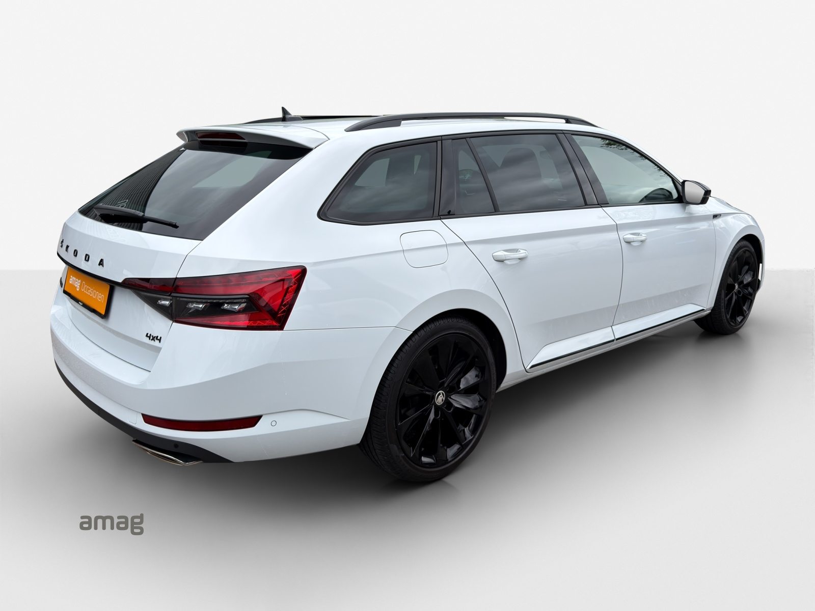 SKODA SUPERB Sportline, Petrol, Second hand / Used, Automatic - 5