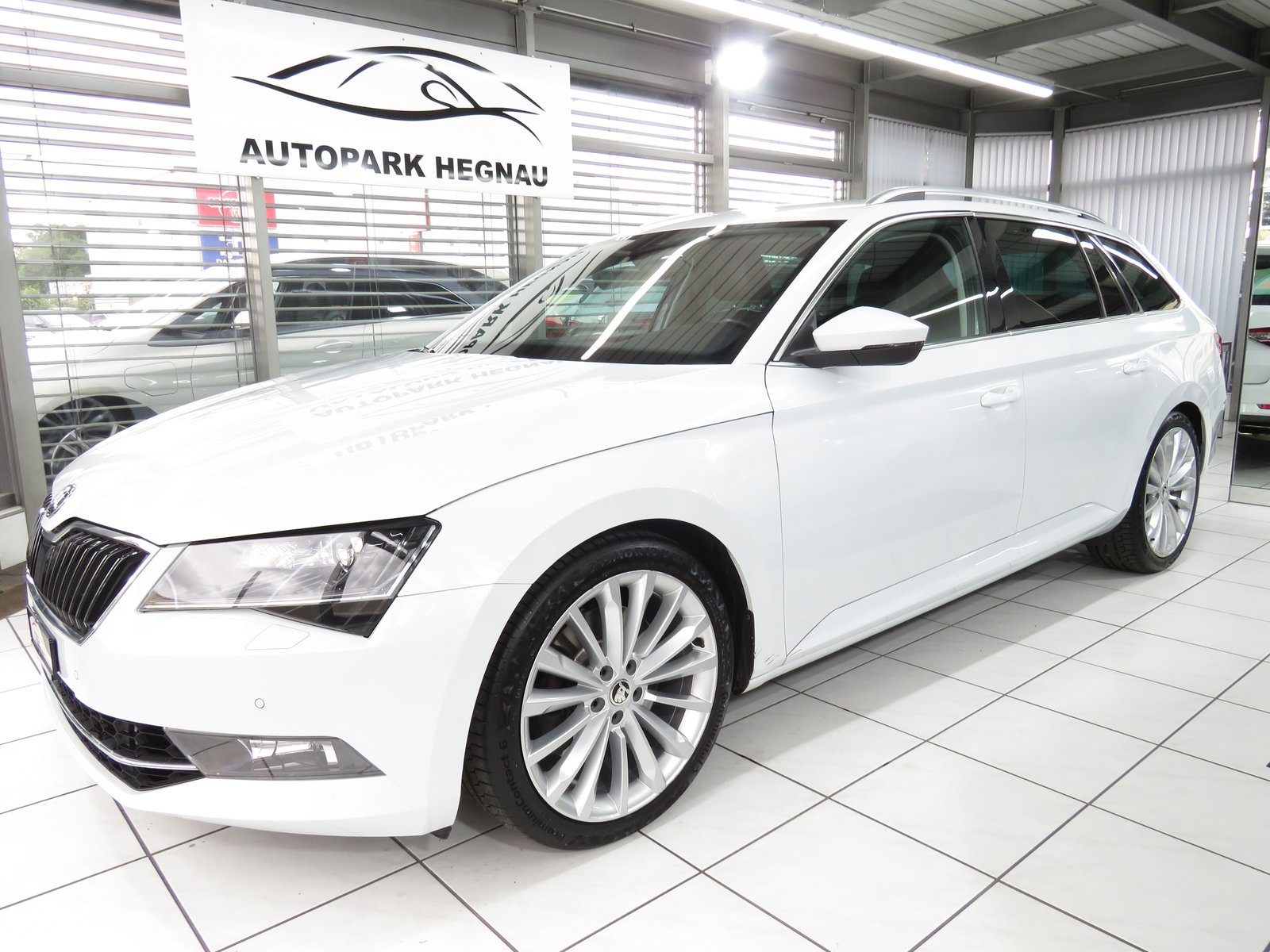 SKODA Superb Combi 2.0 TSI Style DSG 4x4