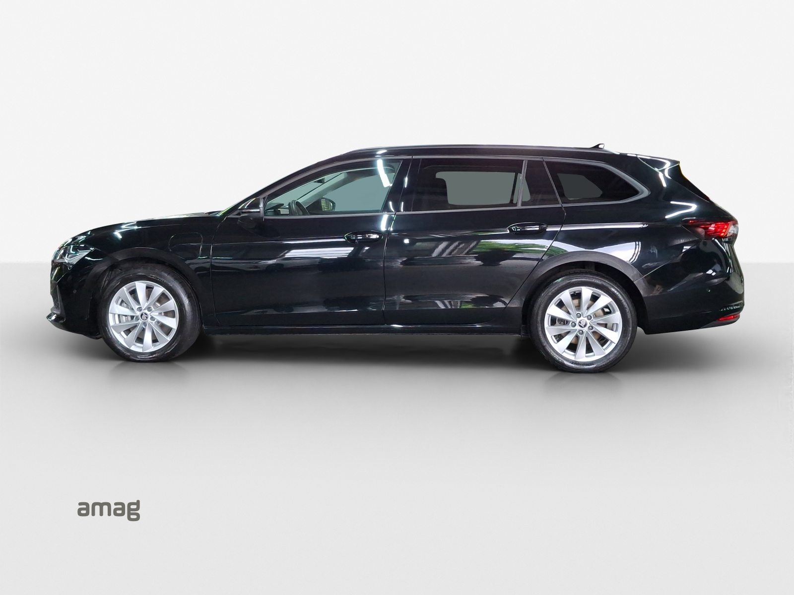 SKODA Superb iV Selection, Hybride Intégral Essence/Électricité, Occasion / Utilisé, Automatique - 2