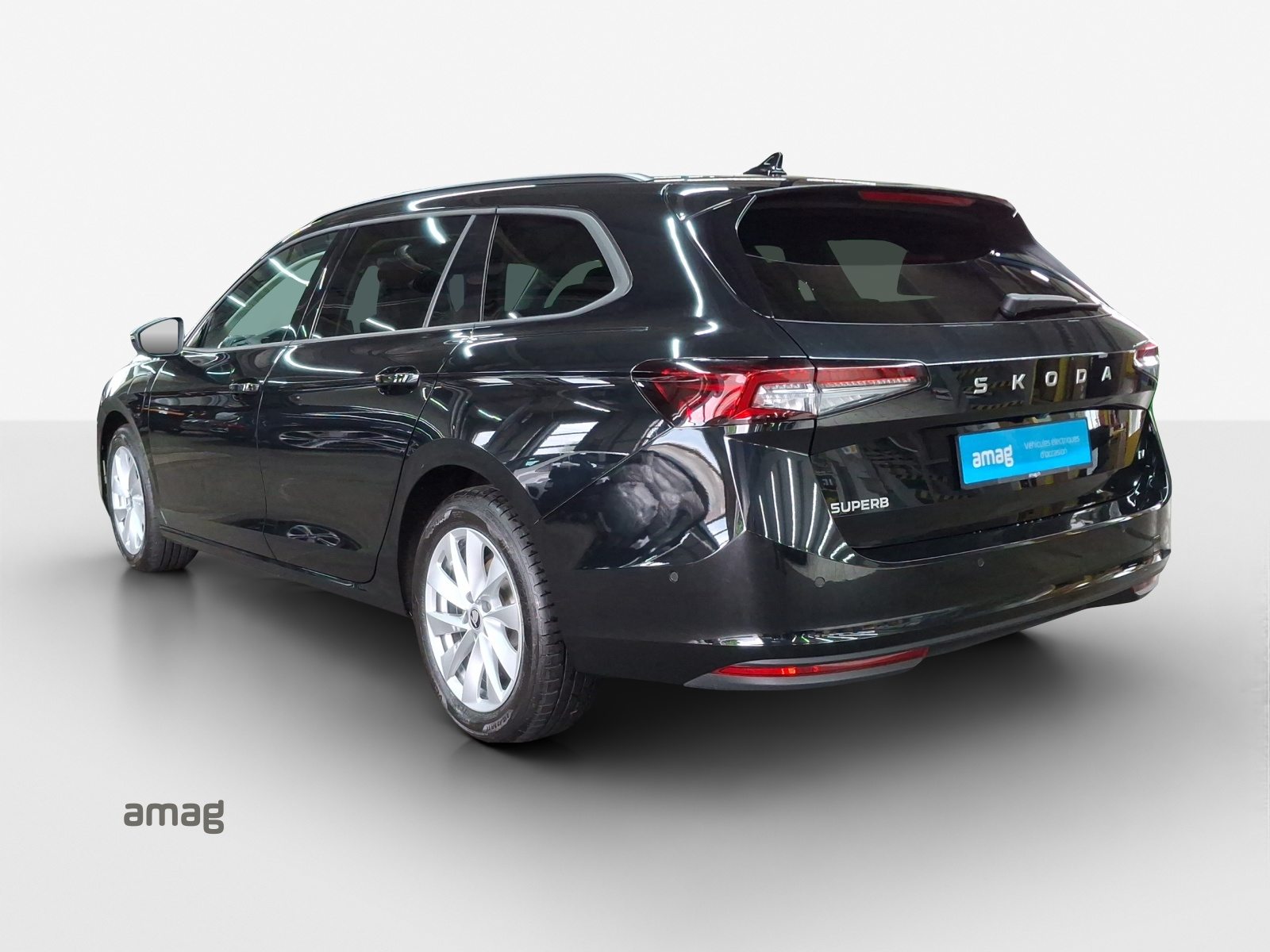SKODA Superb iV Selection, Hybride Intégral Essence/Électricité, Occasion / Utilisé, Automatique - 4
