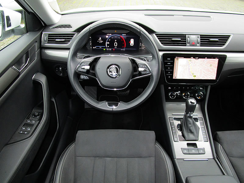 SKODA Superb Combi 2.0 TDi Style 4x4 DSG, Diesel, Occasion / Gebraucht, Automatik - 6