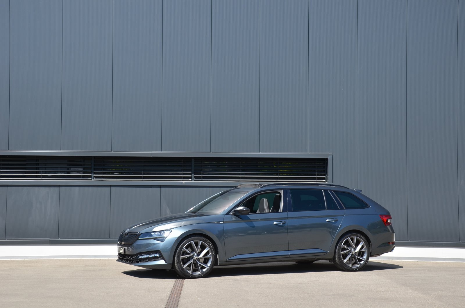SKODA Superb Combi 2.0 TSI SportLine Plus 4x4 DSG, Petrol, Second hand / Used, Automatic - 2
