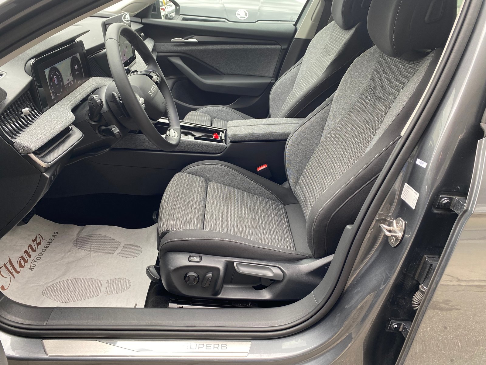SKODA Superb Combi 2.0TSI 266PS Selection 4x4 DSG **Top Auss, Benzin, Occasion / Gebraucht, Automatik - 6