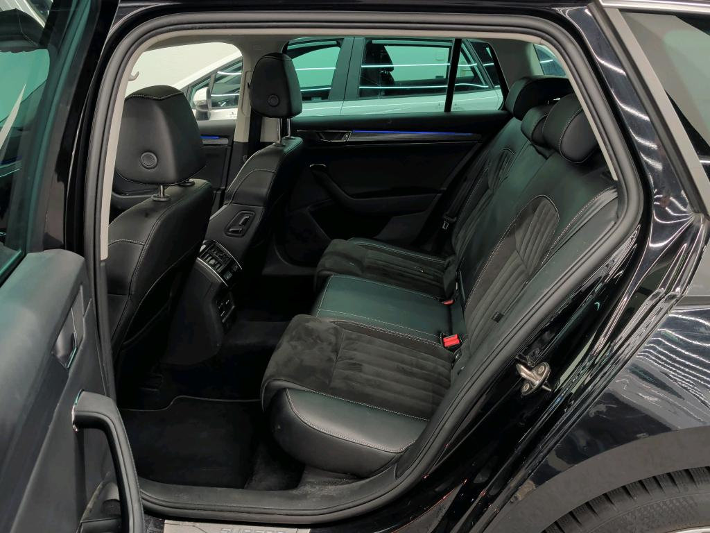 SKODA Superb Combi 2.0 TDi Style 4x4 DSG ** 200PS ** Frisch, Diesel, Second hand / Used, Automatic - 4
