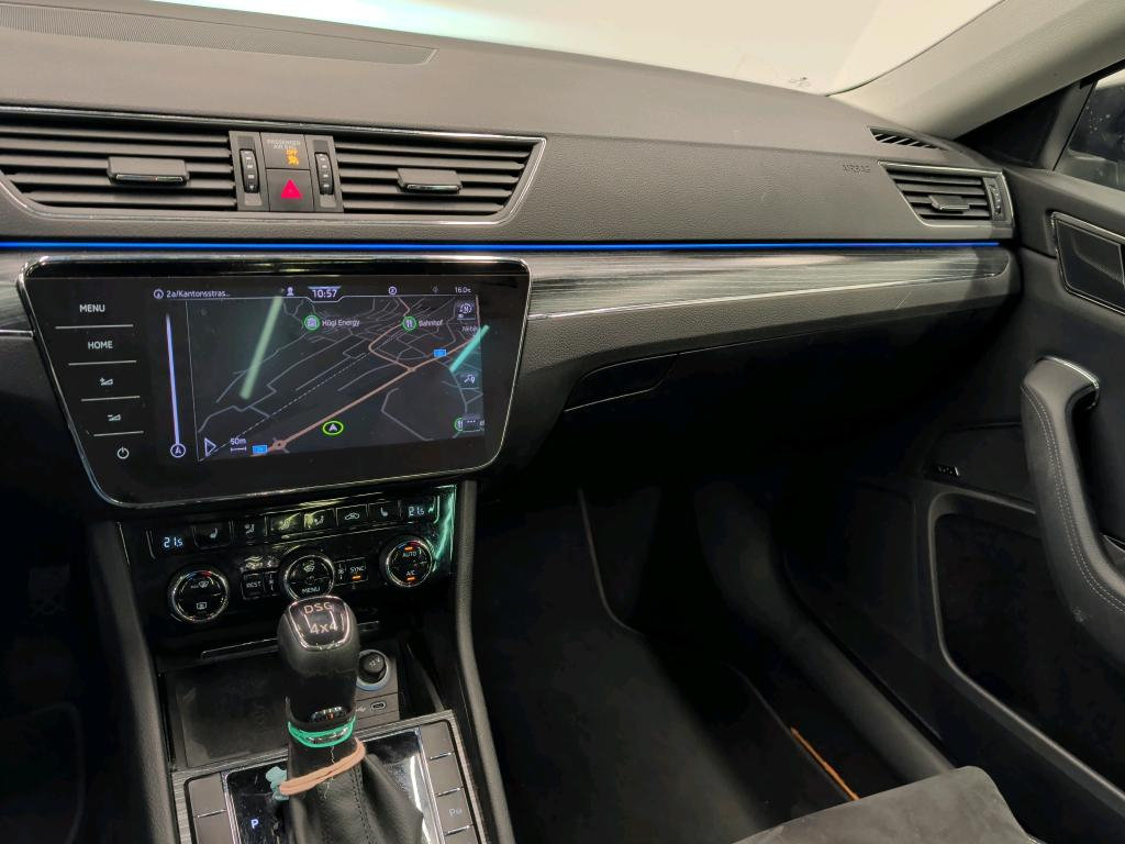 SKODA Superb Combi 2.0 TDi Style 4x4 DSG ** 200PS ** Frisch, Diesel, Second hand / Used, Automatic - 5