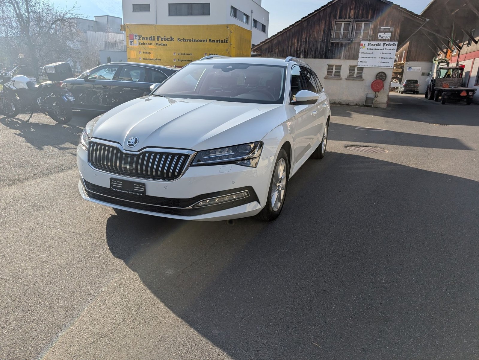 SKODA Superb Combi 2.0 TDi Style 4x4 DSG ***Anhängerkupplun