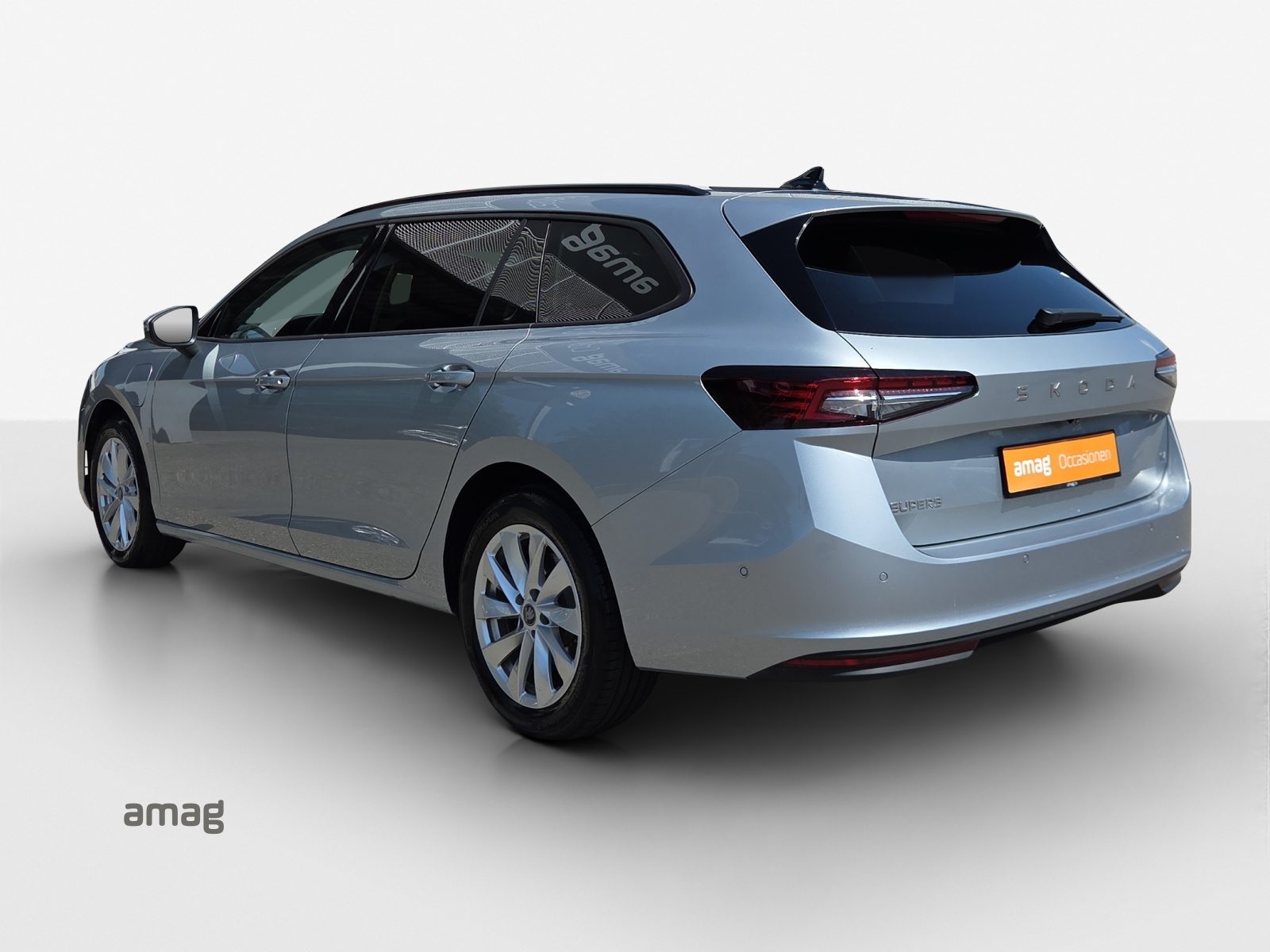 SKODA Superb iV Selection, Full-Hybrid Petrol/Electric, Second hand / Used, Automatic - 3