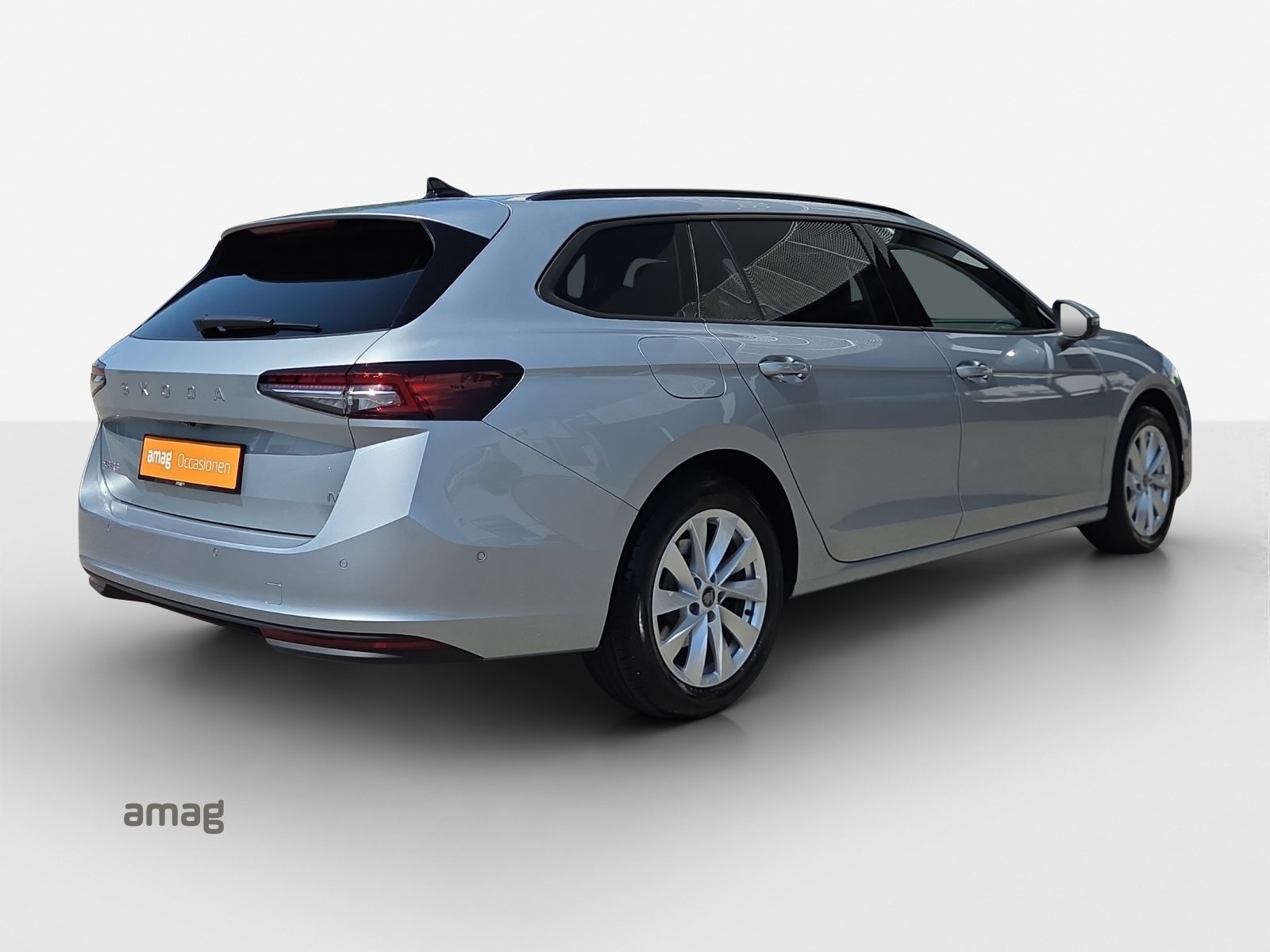 SKODA Superb iV Selection, Full-Hybrid Petrol/Electric, Second hand / Used, Automatic - 5