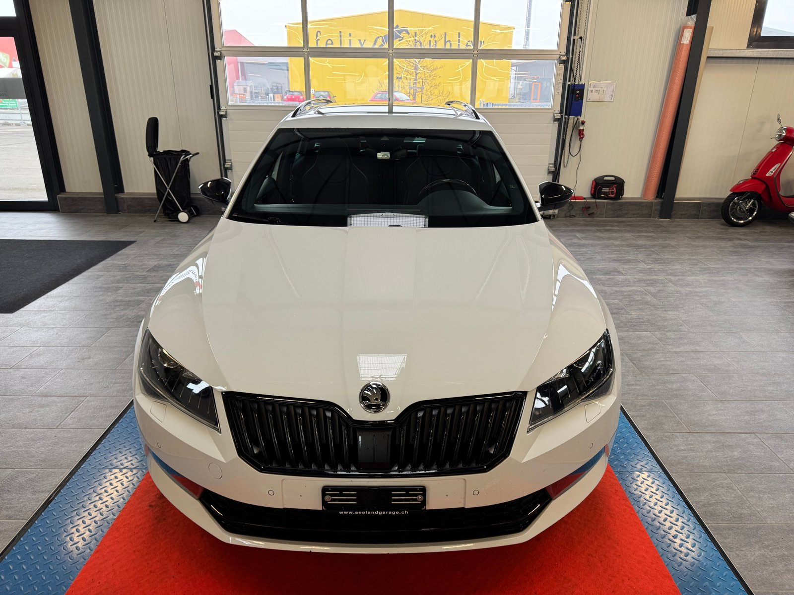 SKODA Superb Combi 2.0 TDi SportLine+ 4x4 DSG, Diesel, Second hand / Used, Automatic - 2