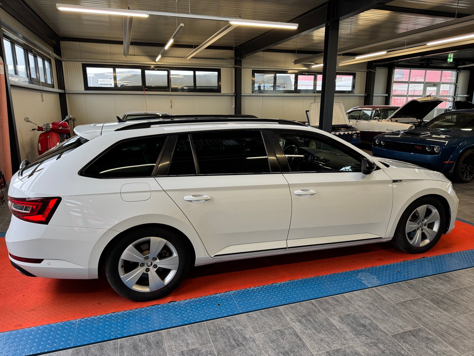 SKODA Superb Combi 2.0 TDi SportLine+ 4x4 DSG, Diesel, Second hand / Used, Automatic - 4