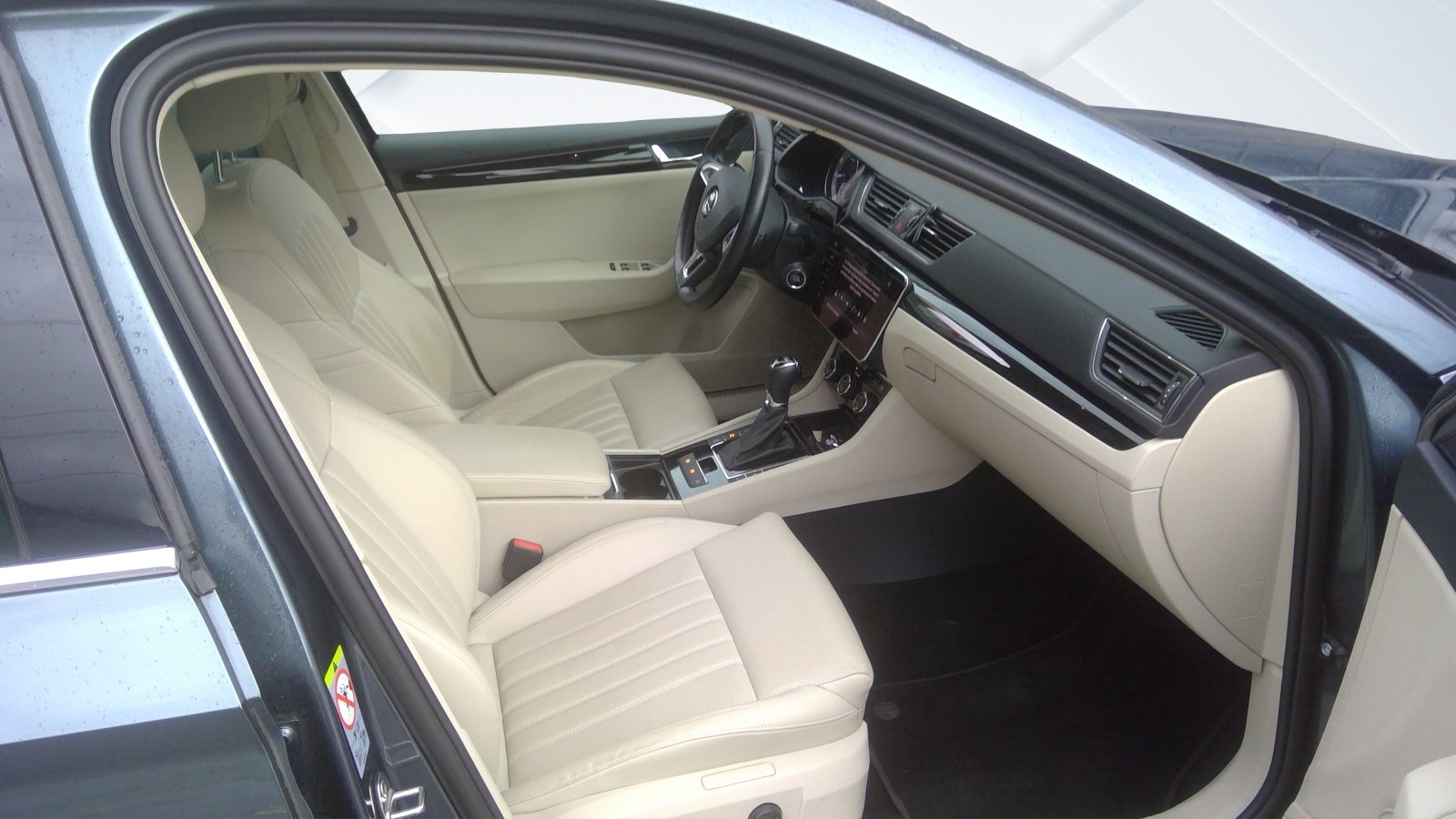 SKODA Superb Combi 2.0 TSI LK DSG 4x4, Benzin, Occasion / Gebraucht, Automatik - 5