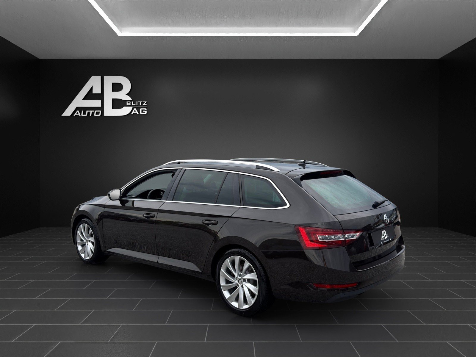 SKODA Superb Combi 2.0 TDi Style 4x4 DSG mit 190 PS, Diesel, Occasion / Gebraucht, Automatik - 3