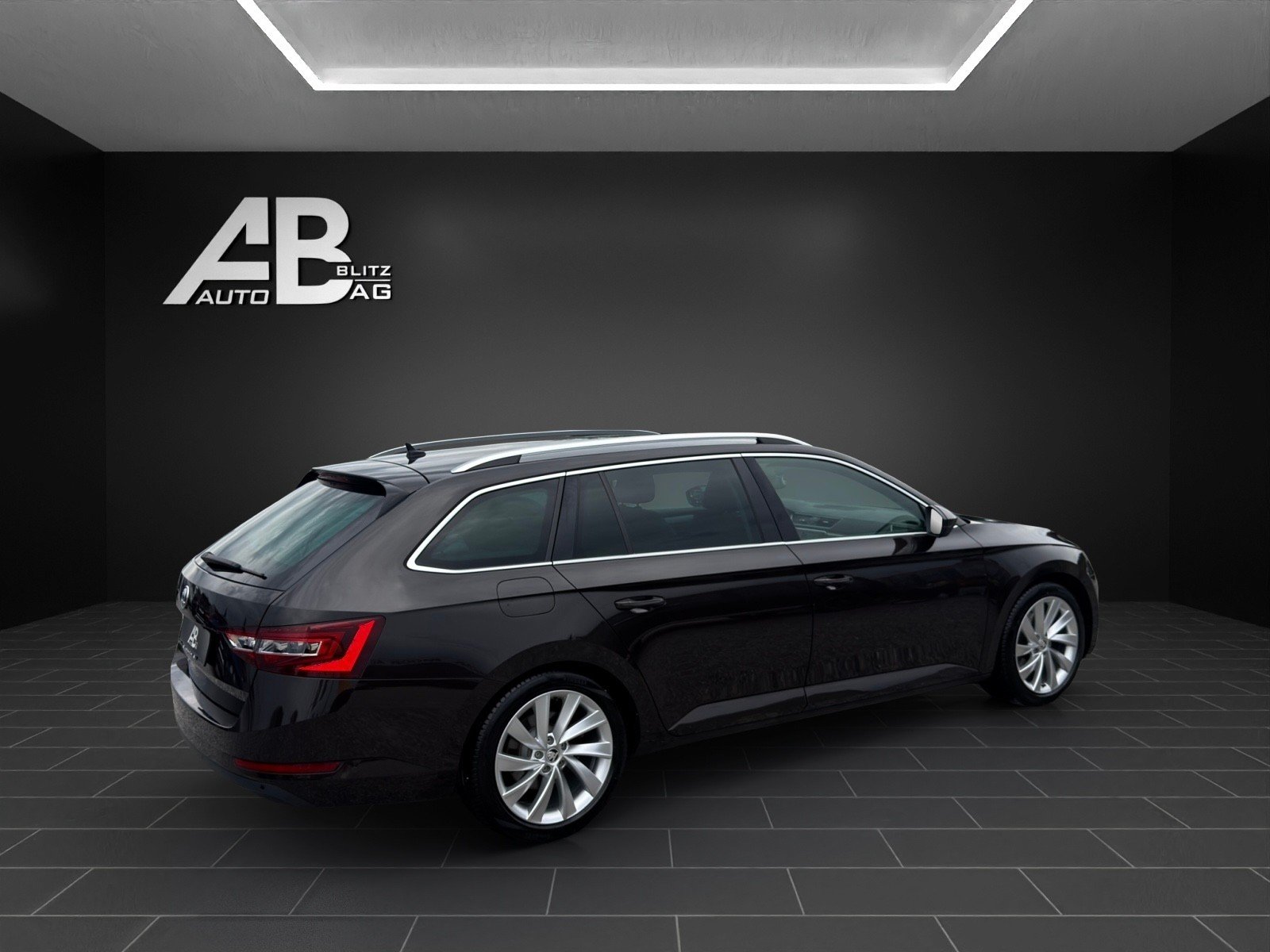 SKODA Superb Combi 2.0 TDi Style 4x4 DSG mit 190 PS, Diesel, Occasion / Gebraucht, Automatik - 5