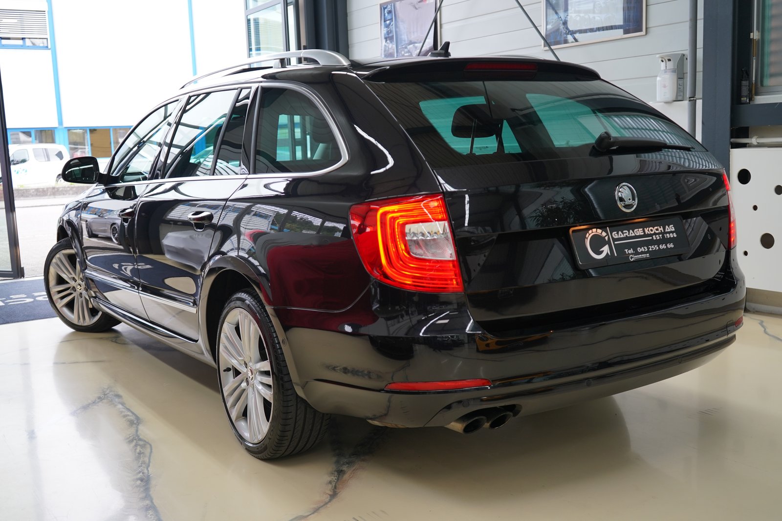 SKODA Superb Combi 1.8 TSI Business 4x4, Essence, Occasion / Utilisé, Manuelle - 5
