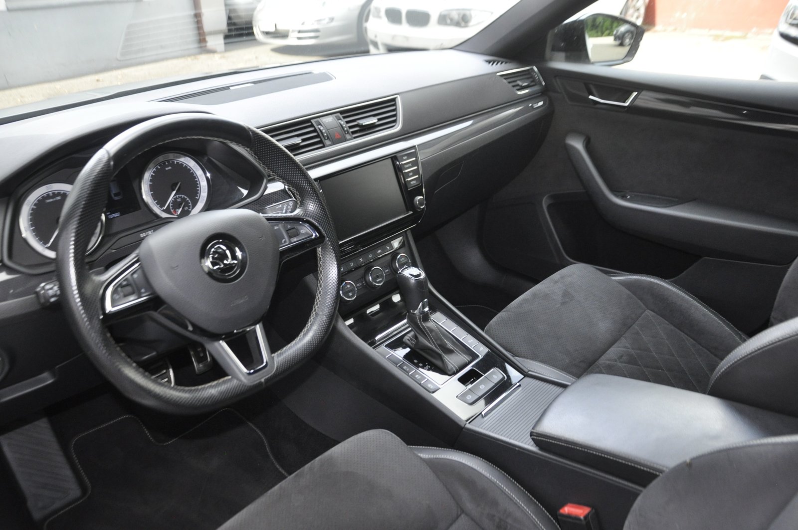 SKODA Superb Combi 2.0 TDi Sport Line 4x4 DSG I Anhängerkup, Diesel, Second hand / Used, Automatic - 5