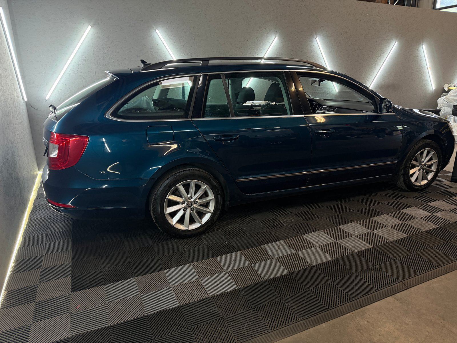 SKODA Superb Combi 2.0 TDi Ambition DSG, Diesel, Occasioni / Usate, Automatico - 6