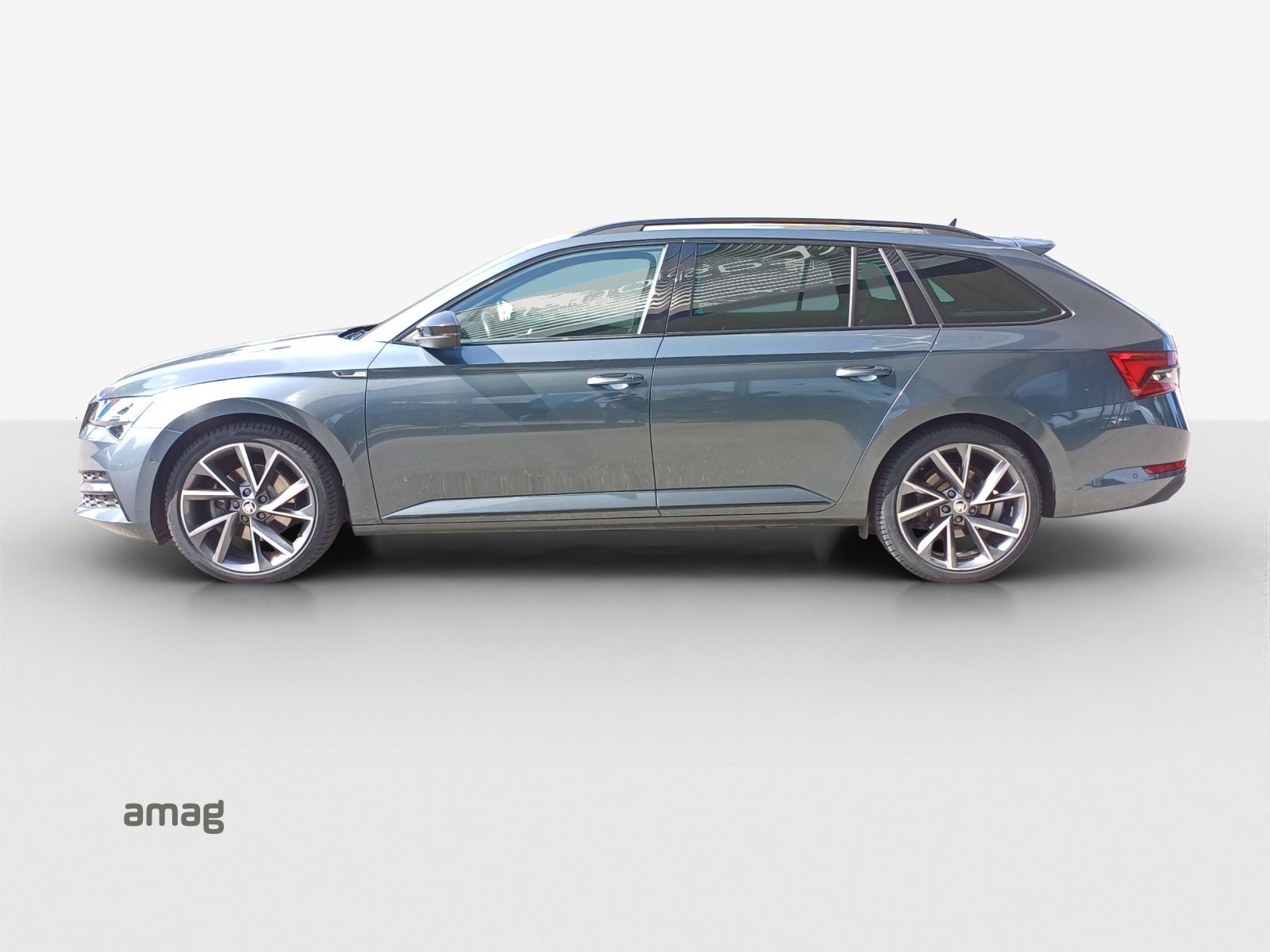 SKODA SUPERB SportLine Plug-In-Hybrid, Full-Hybrid Petrol/Electric, Second hand / Used, Automatic - 2