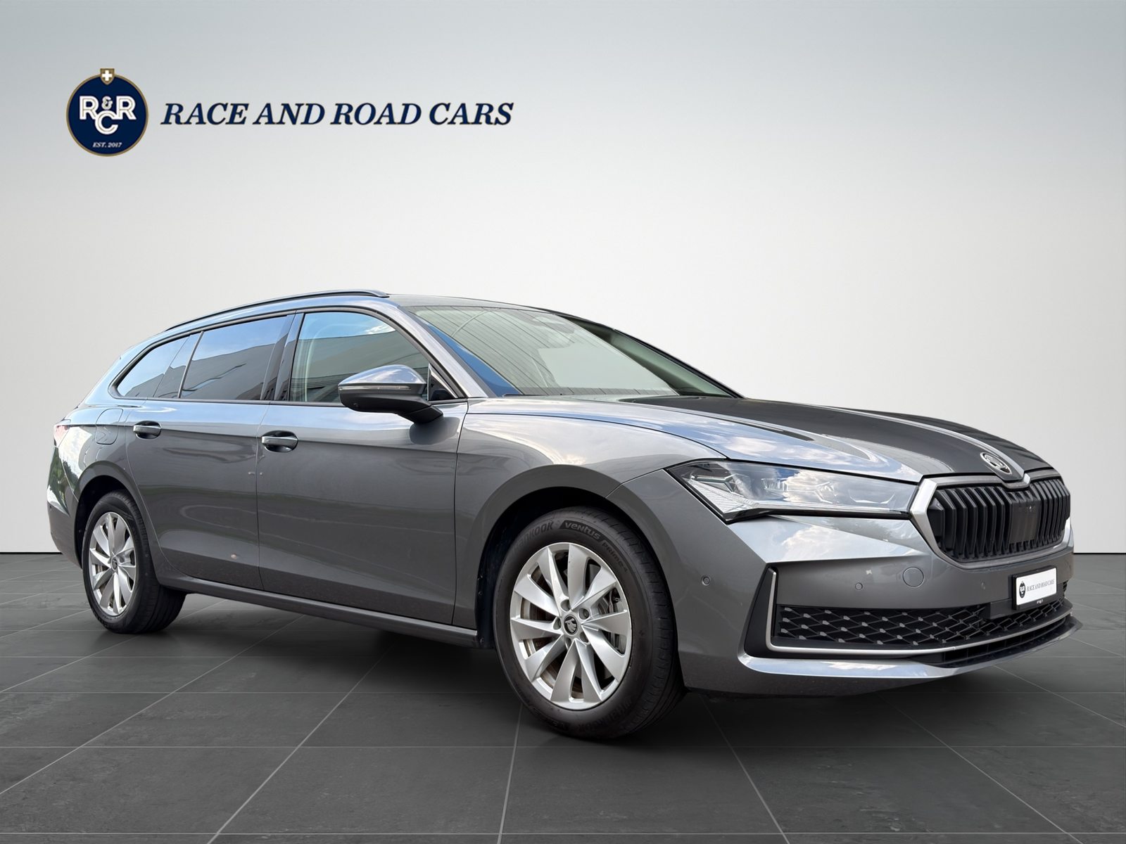 SKODA Superb Combi 1.5 TSI PHEV Selection DSG, Plug-in-Hybrid Benzin/Elektro, Occasion / Gebraucht, Automatik - 3