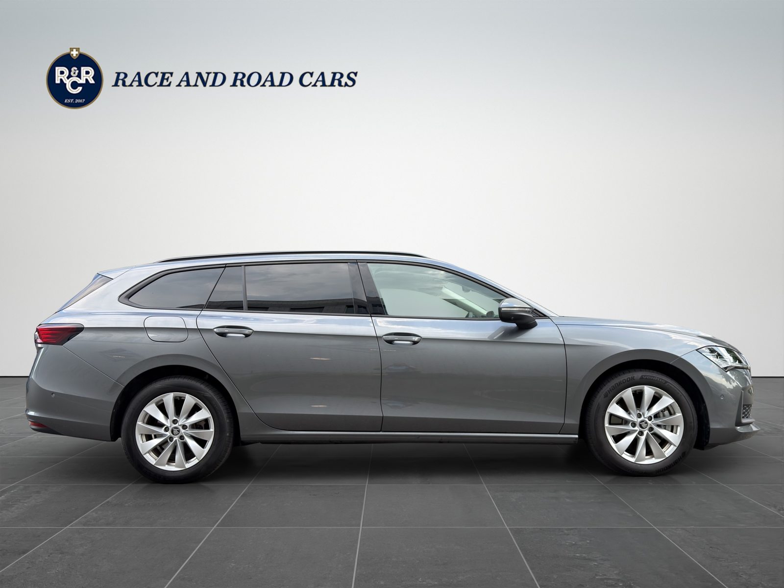 SKODA Superb Combi 1.5 TSI PHEV Selection DSG, Plug-in-Hybrid Benzin/Elektro, Occasion / Gebraucht, Automatik - 4