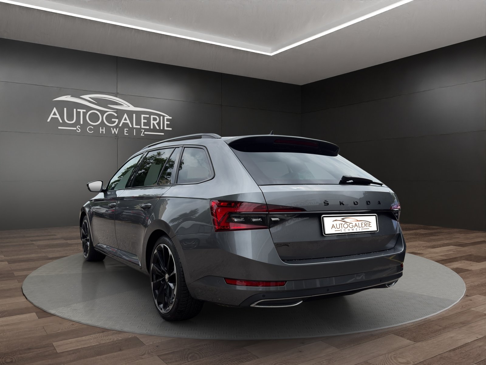 SKODA Superb Combi 2.0 TDi SportLine 4x4 DSG CH Fzg. AHK s, Diesel, Occasioni / Usate, Automatico - 4
