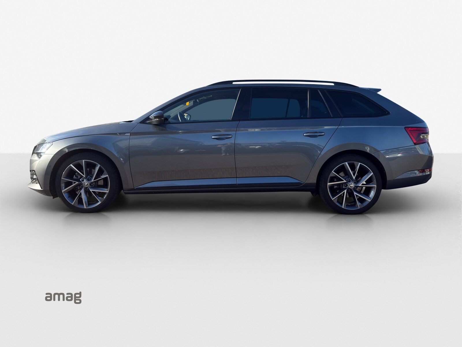 SKODA SUPERB iV SportLine Plug-In-Hybrid, Full-Hybrid Petrol/Electric, Second hand / Used, Automatic - 6