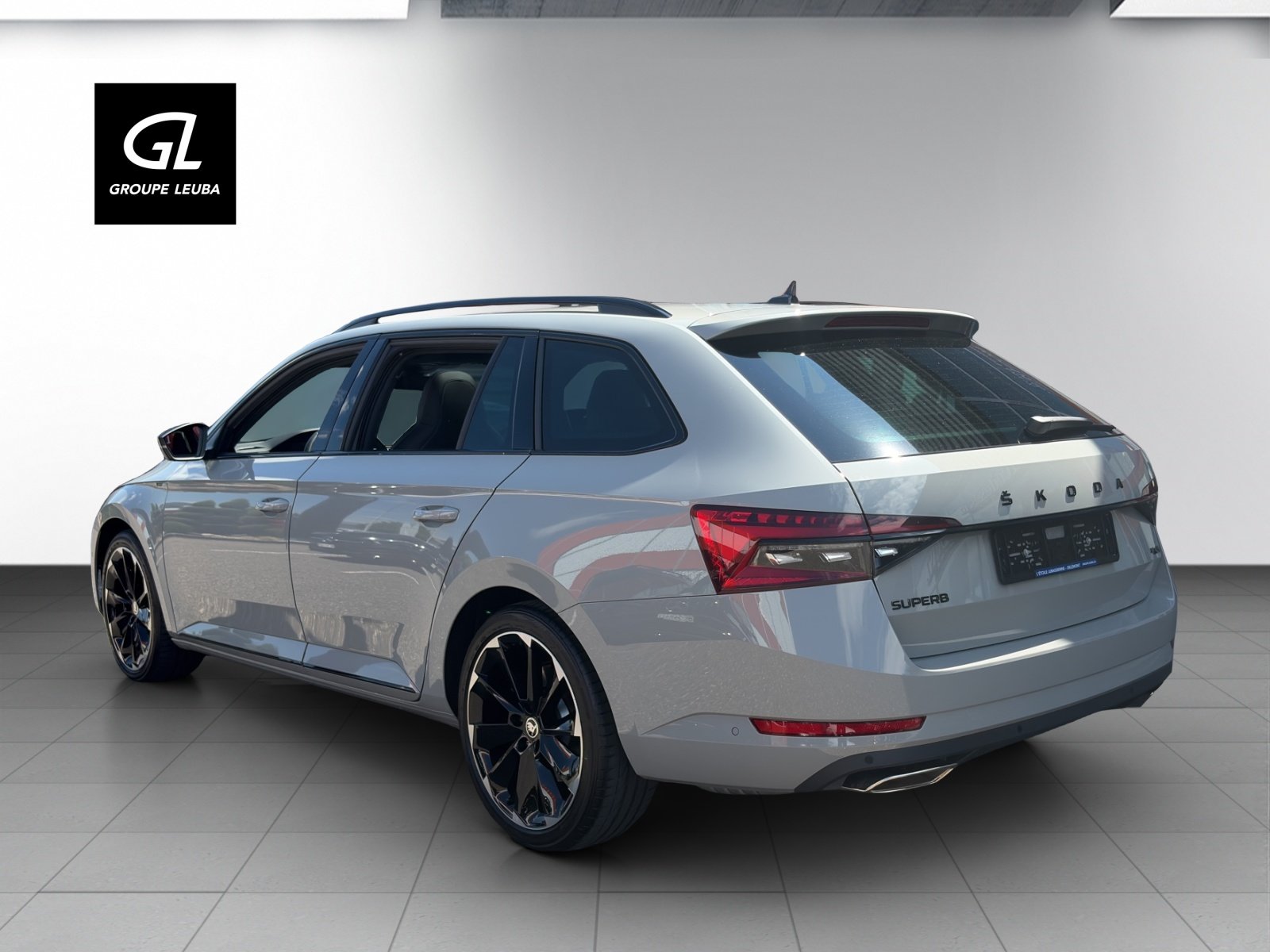 SKODA Superb 2.0 TSI SportL 4x4, Petrol, Second hand / Used, Automatic - 5
