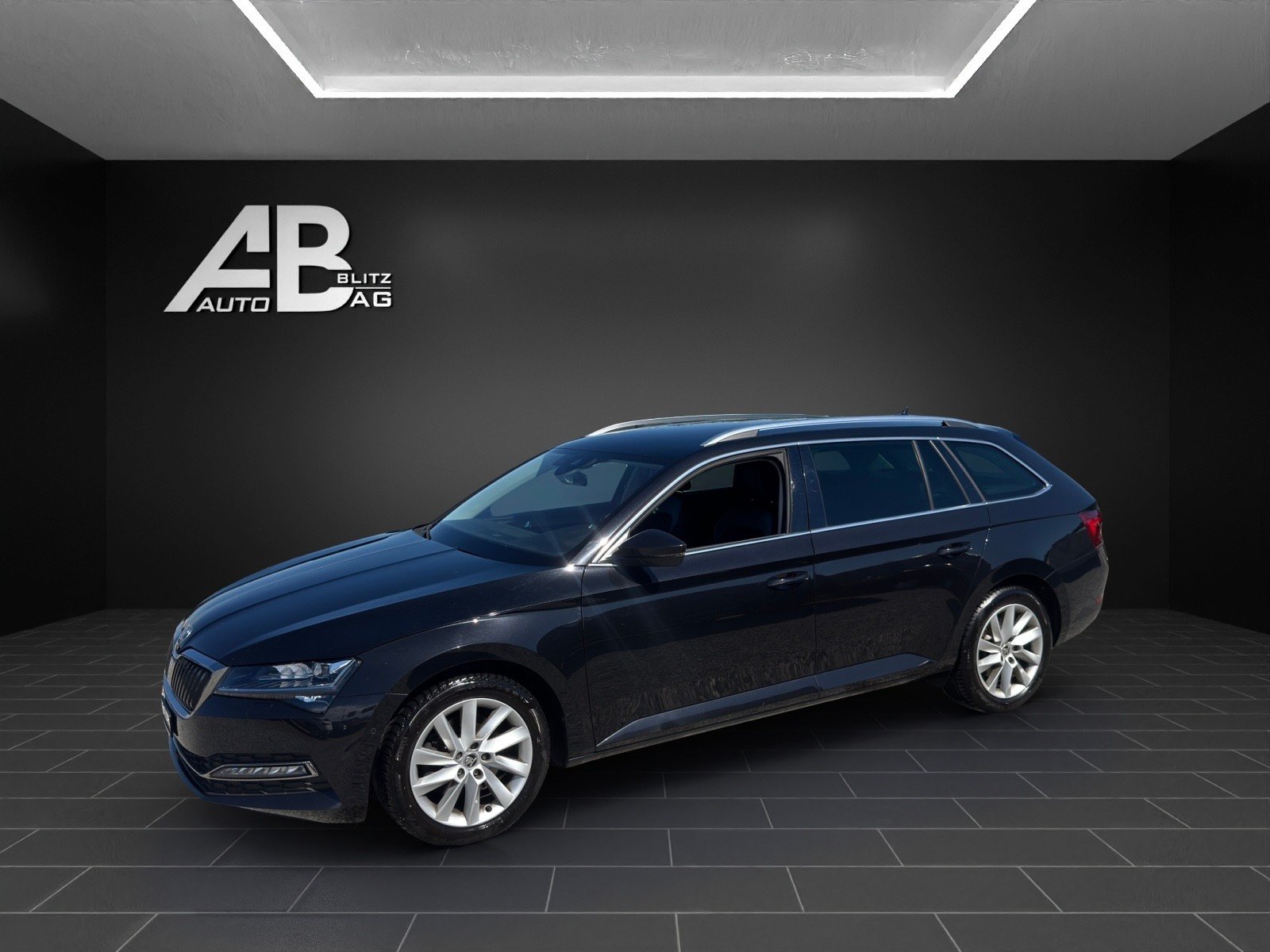 SKODA Superb Combi 2.0 TDi Style DSG mit 150 PS, Diesel, Occasioni / Usate, Automatico - 2