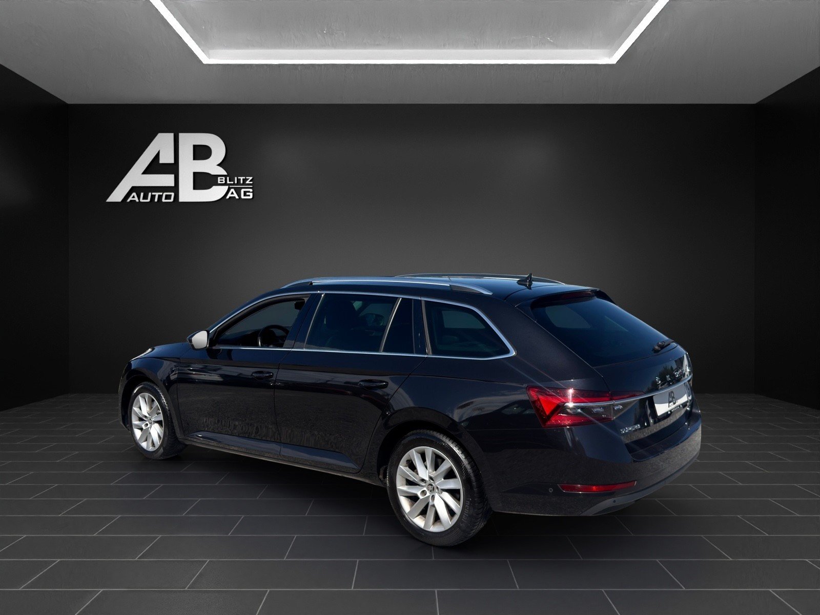 SKODA Superb Combi 2.0 TDi Style DSG mit 150 PS, Diesel, Occasioni / Usate, Automatico - 3