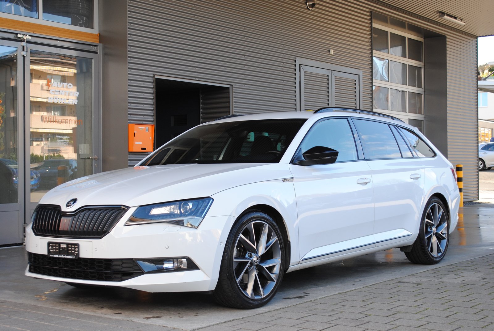 SKODA Superb Combi 2.0 TDi SportLine+ 4x4 DSG, Diesel, Occasion / Gebraucht, Automatik - 3