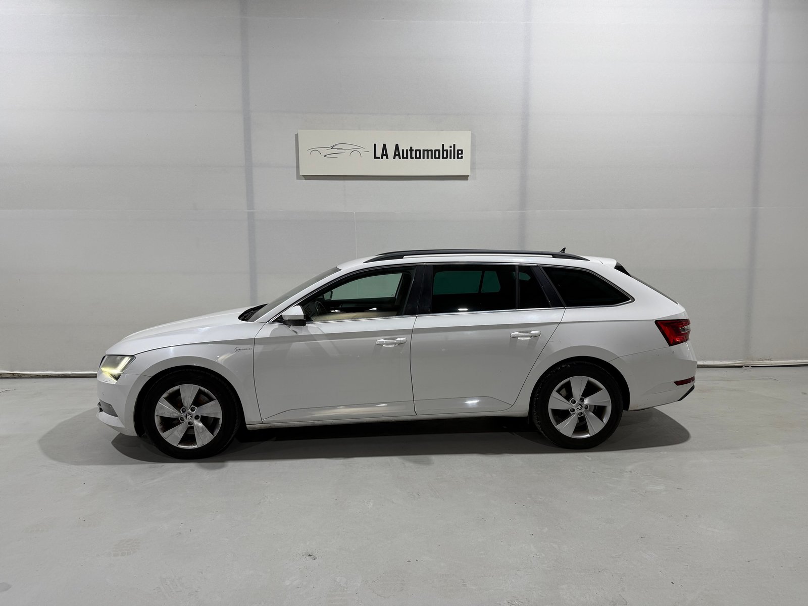 SKODA Superb Combi 2.0 TDi Ambition 4x4 DSG, Diesel, Occasion / Gebraucht, Automatik - 3