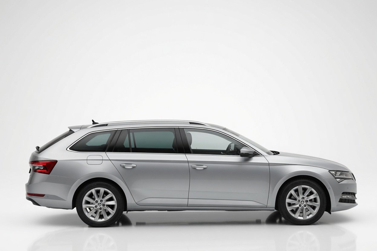 SKODA Superb Combi 2.0 TDi Style 4x4 DSG, Diesel, Second hand / Used, Automatic - 6