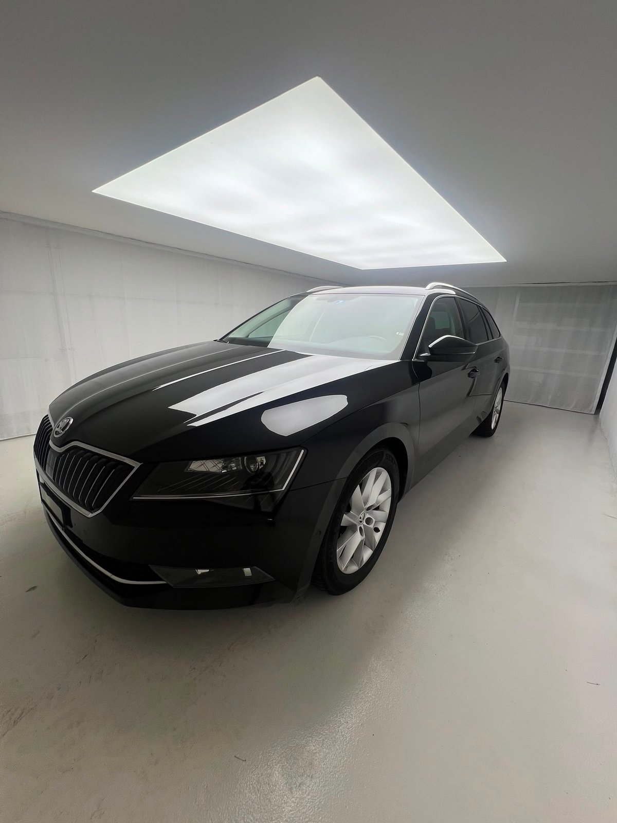 SKODA Superb Combi 2.0 TDi Style 4x4 DSG, Diesel, Second hand / Used, Automatic - 2
