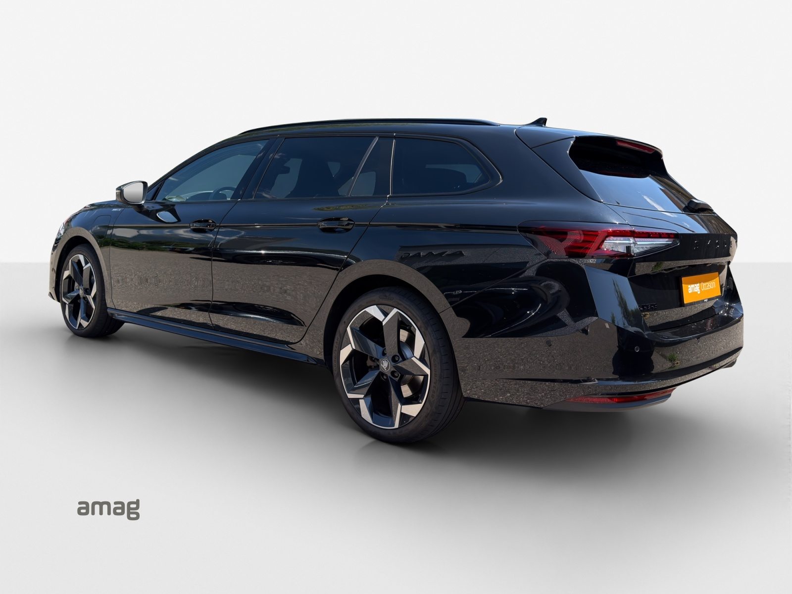 SKODA Superb iV Sportline, Hybride Intégral Essence/Électricité, Occasion / Utilisé, Automatique - 3