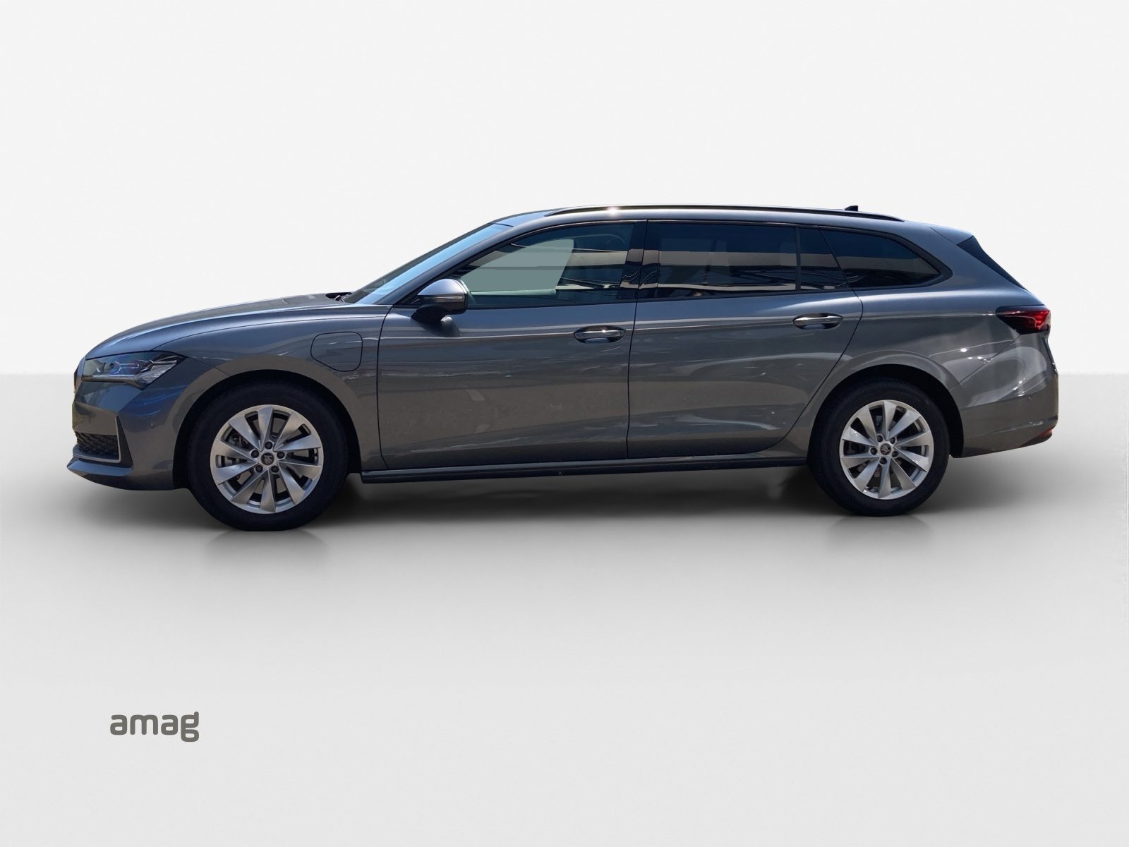SKODA Superb iV Selection, Full-Hybrid Petrol/Electric, Second hand / Used, Automatic - 2