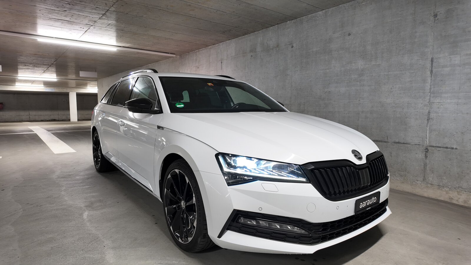 SKODA Superb Combi 2.0 TDi SportLine 4x4 DSG, Diesel, Second hand / Used, Automatic - 5