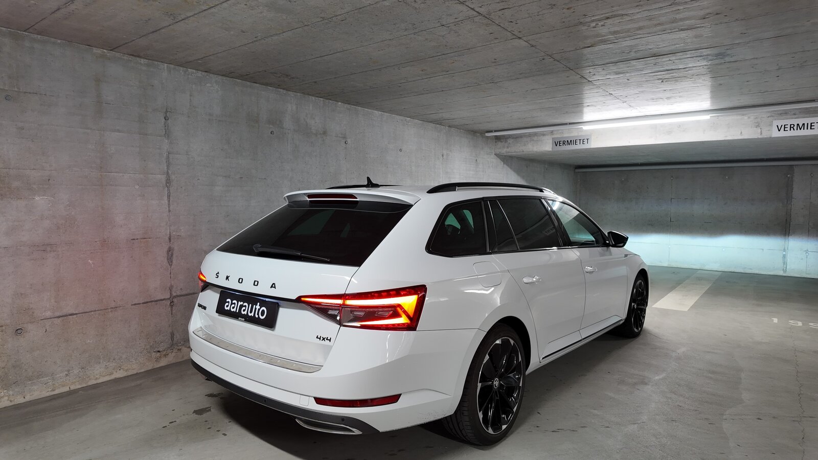 SKODA Superb Combi 2.0 TDi SportLine 4x4 DSG, Diesel, Second hand / Used, Automatic - 6