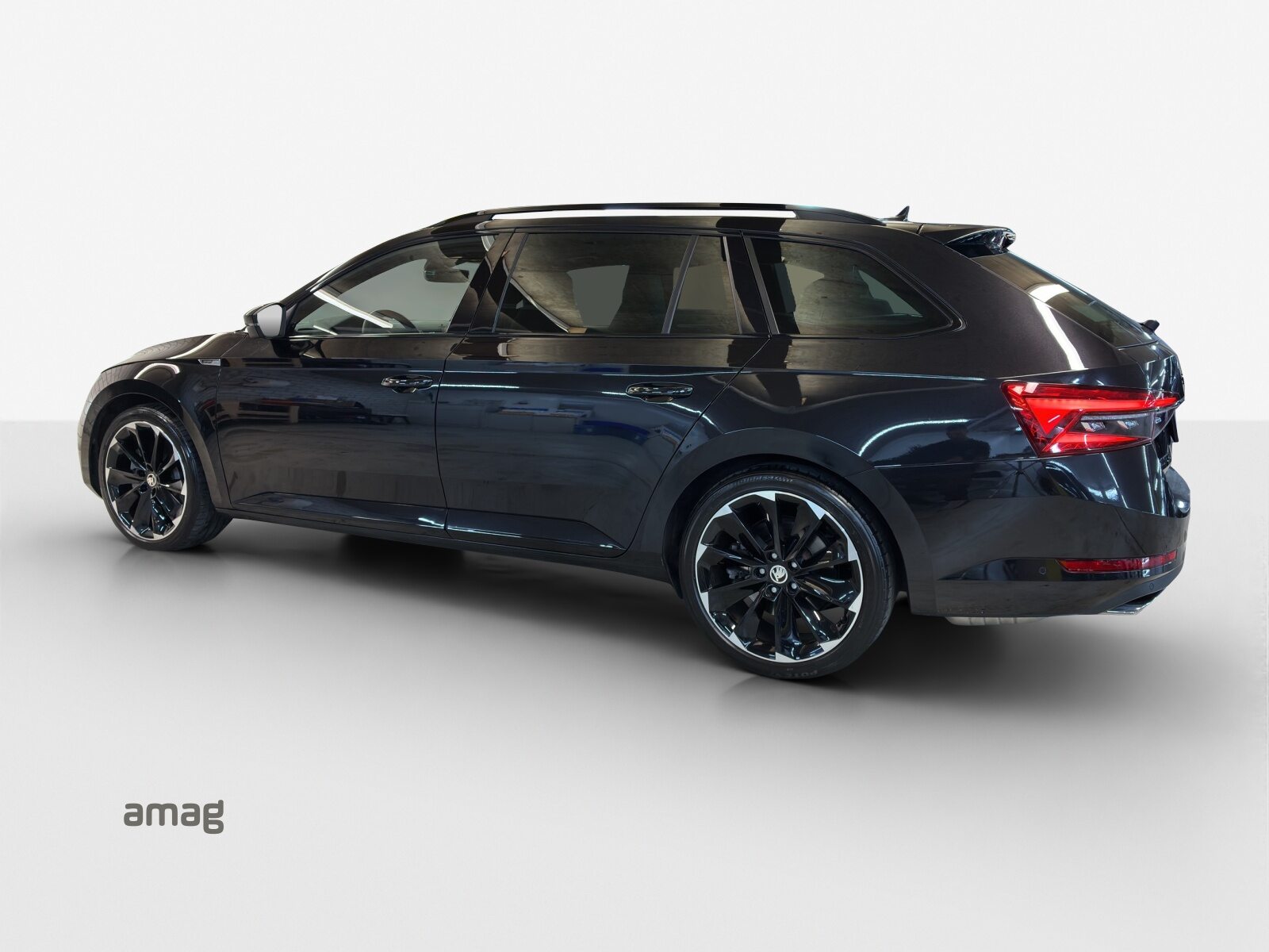 SKODA SUPERB Sportline "Light", Petrol, Second hand / Used, Automatic - 3