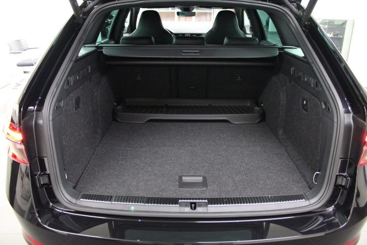 SKODA SUPERB Sportline, Petrol, Second hand / Used, Automatic - 6