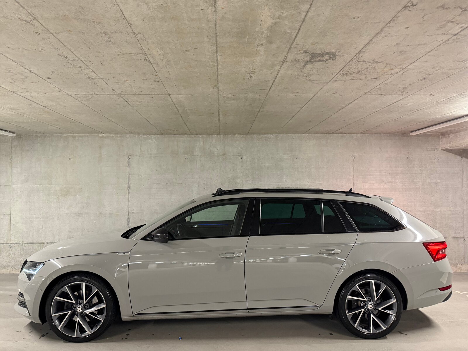 SKODA Superb Combi 2.0 TDI 190 SportLine 4x4 DSG, Diesel, Occasion, Automatik - 3