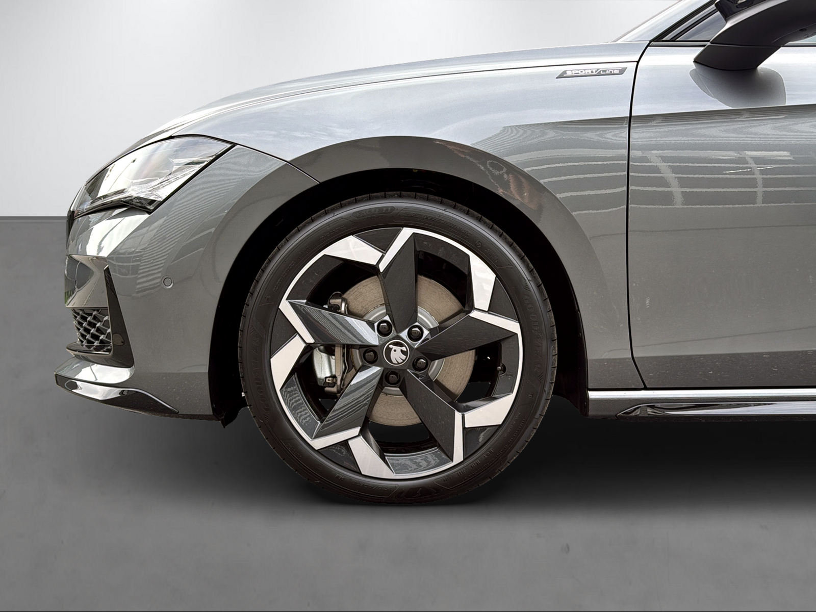 SKODA Superb Combi 2.0 TSI Sportline 4x4 DSG, Petrol, Ex-demonstrator, Automatic - 4