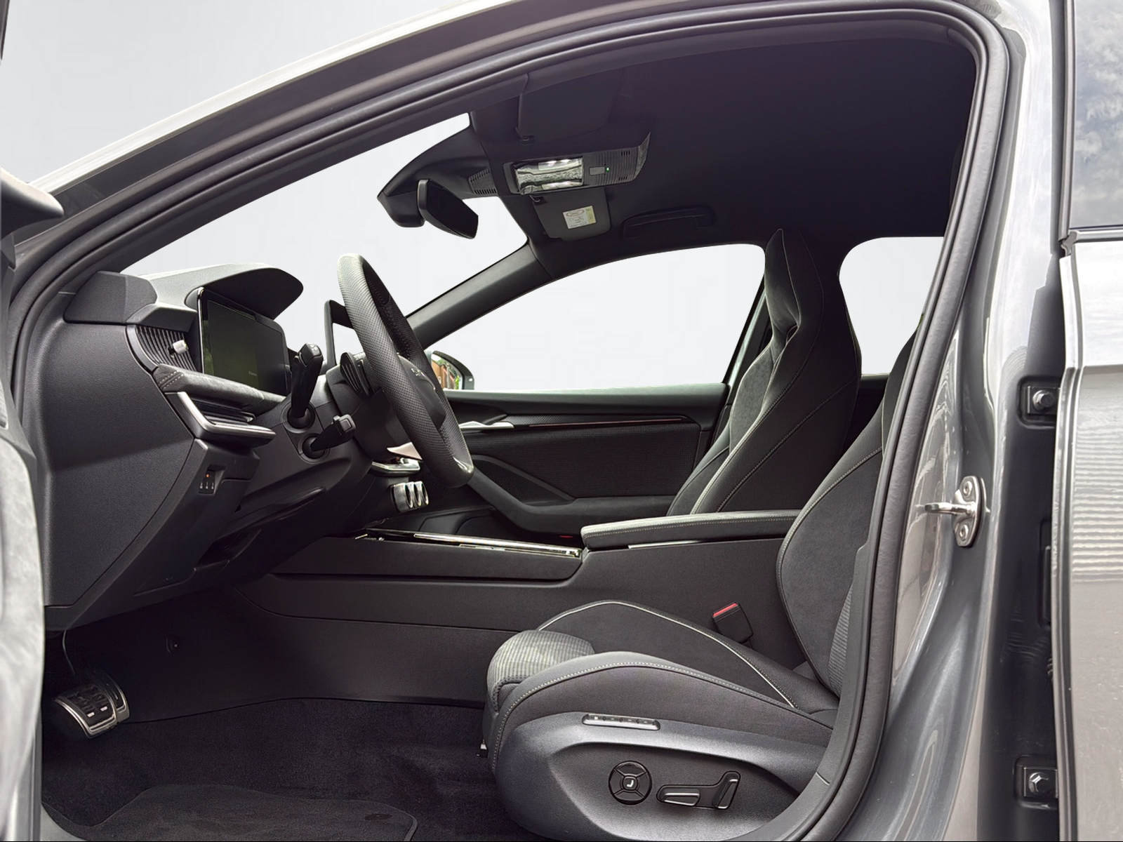 SKODA Superb Combi 2.0 TSI Sportline 4x4 DSG, Petrol, Ex-demonstrator, Automatic - 5