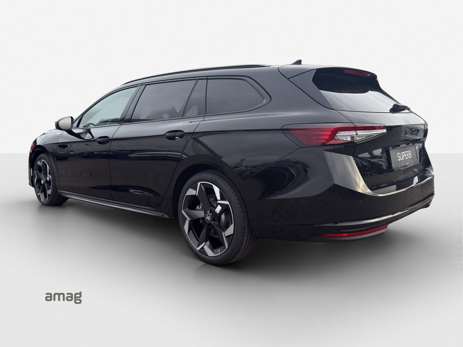 SKODA Superb Sportline, Petrol, Ex-demonstrator, Automatic - 3