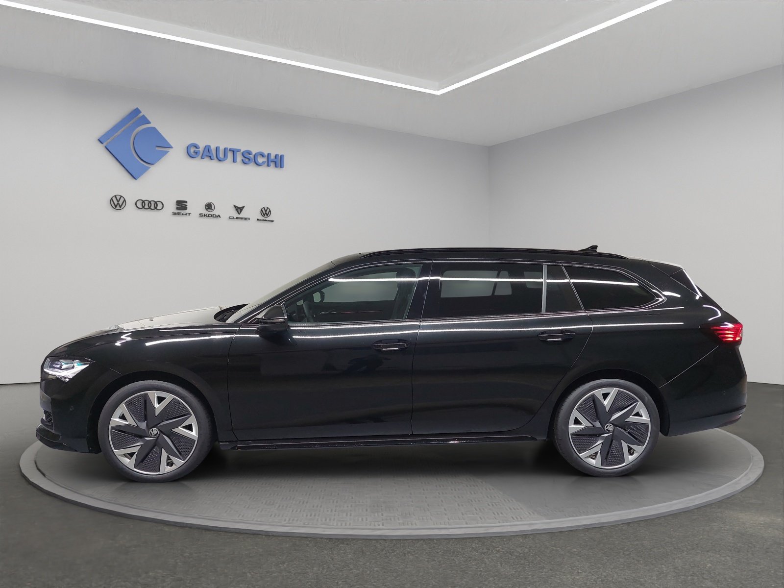 SKODA Superb Combi 2.0 TSI Sportline 4x4 DSG, Petrol, Ex-demonstrator, Automatic - 2