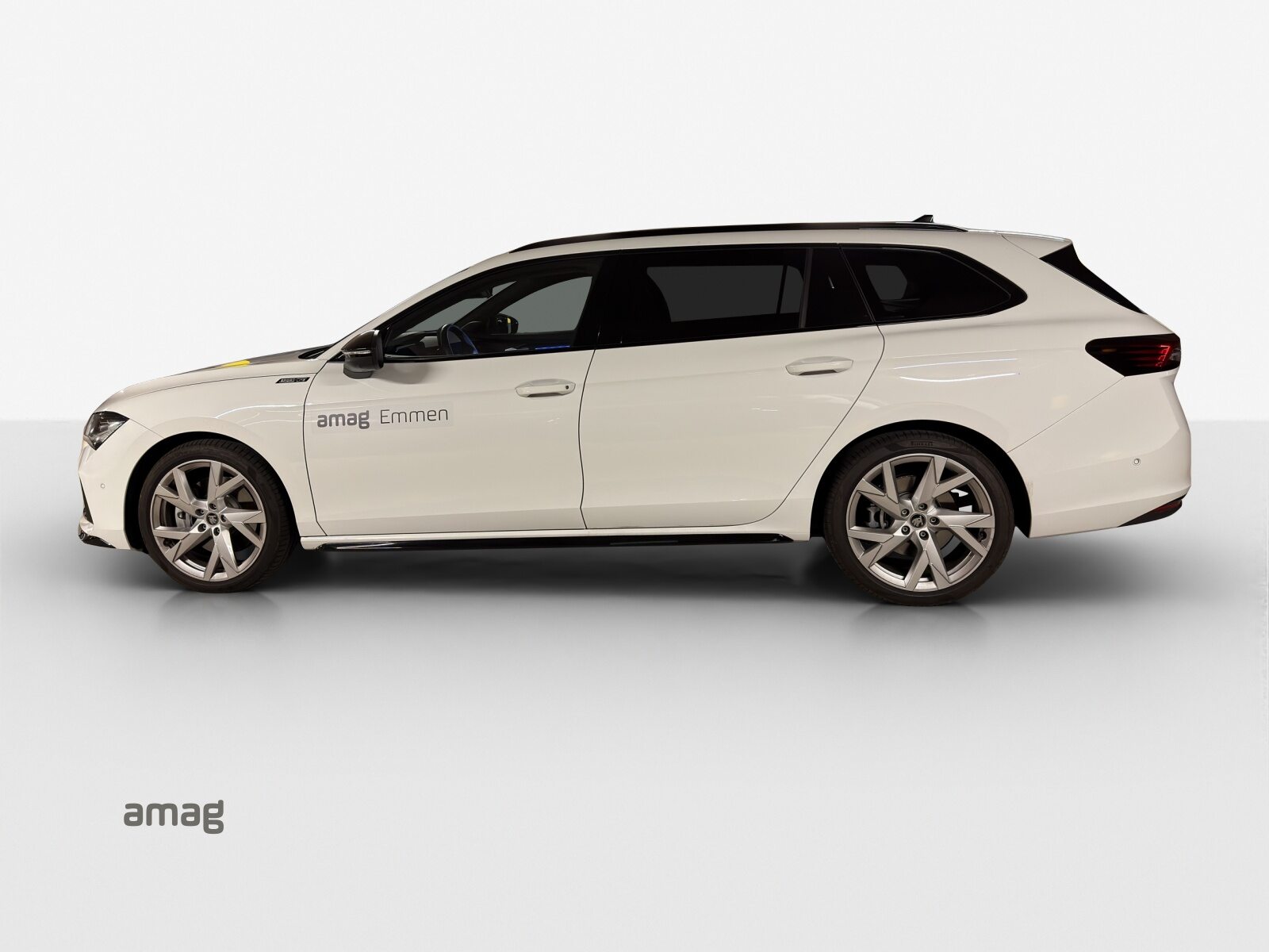 SKODA Superb Sportline, Petrol, Ex-demonstrator, Automatic - 2