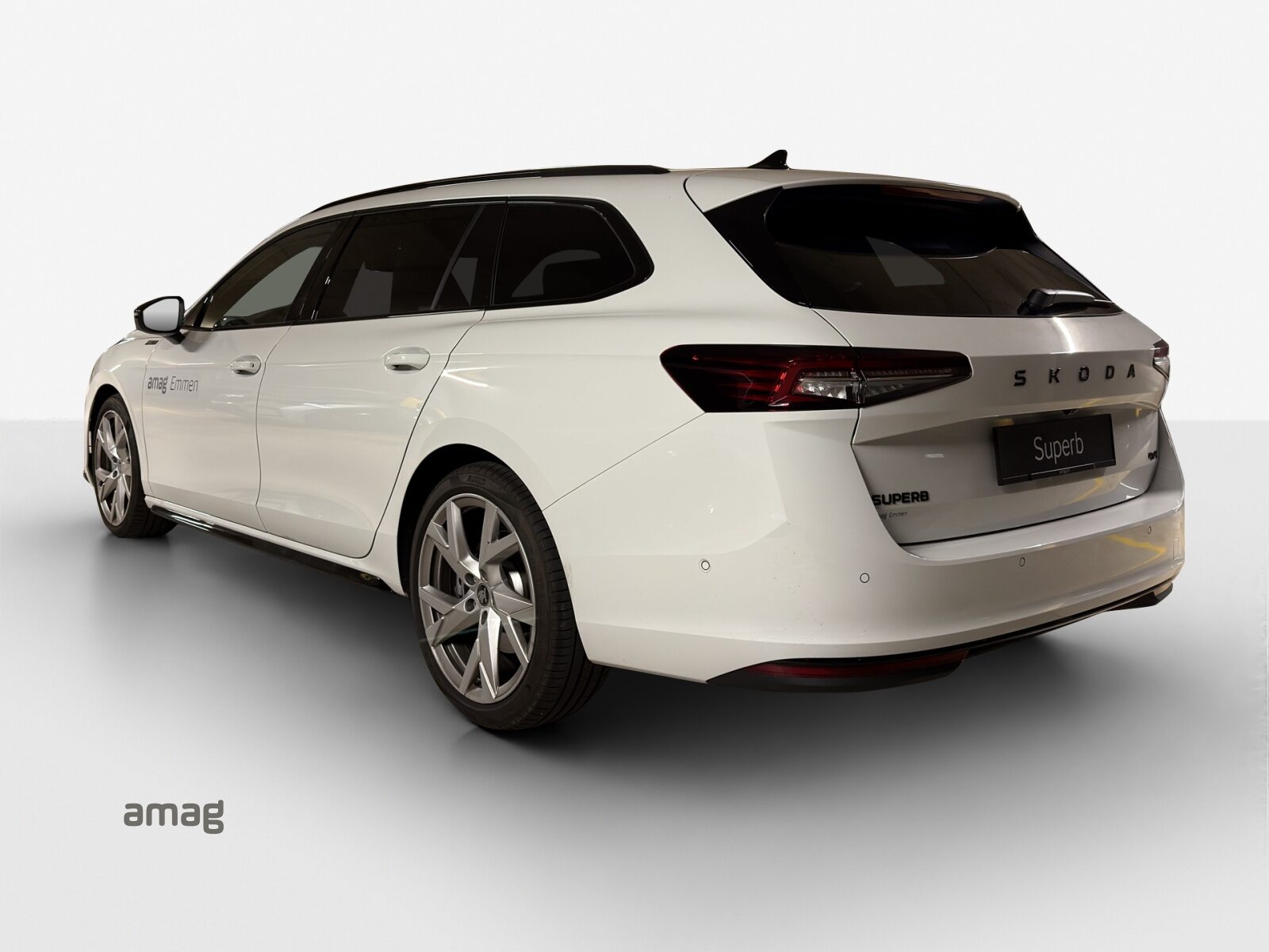 SKODA Superb Sportline, Petrol, Ex-demonstrator, Automatic - 3