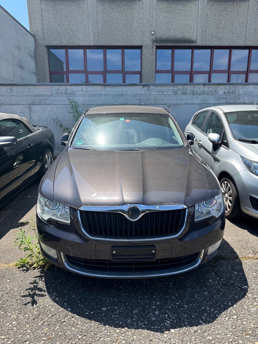 SKODA Superb 1.8 TSI Elegance DSG, Benzin, Occasion / Gebraucht, Automatik - 2