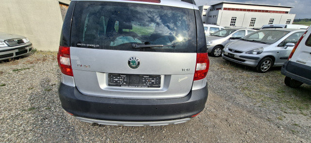 SKODA Yeti 2.0 TDI Ambition 4x4, Diesel, Occasioni / Usate, Automatico - 4